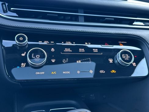 Certified 2025 INFINITI QX60 Luxe w/ Black Edition image 30