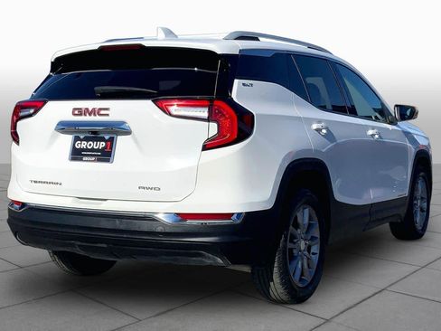 Used 2024 GMC Terrain SLT AWD/4WD image 13