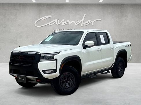 Used 2025 Nissan Frontier PRO-4X AWD/4WD image 1