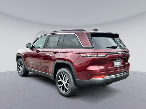 New 2025 Jeep Grand Cherokee Limited w/ Luxury Tech Group II image 4