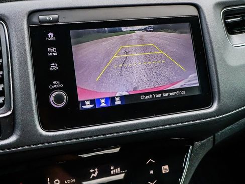 Used 2020 Honda HR-V Touring image 12