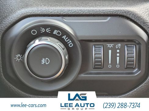 Used 2018 Jeep Wrangler Unlimited Sport S AWD/4WD image 18