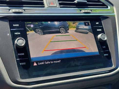 Used 2023 Volkswagen Tiguan SE R-Line FWD image 24