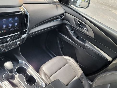 Used 2023 Chevrolet Traverse LT FWD image 23