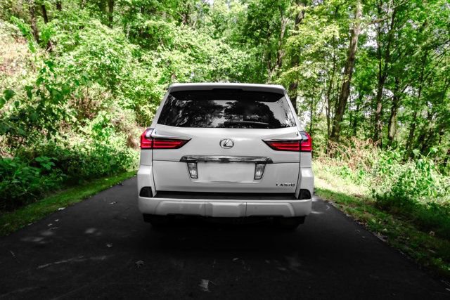 Used 2016 Lexus LX 570 4WD w/ Luxury Package image 5