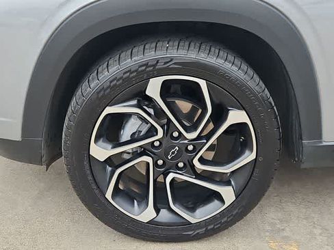 Used 2025 Chevrolet Trax RS w/ Driver Confidence Package FWD image 13