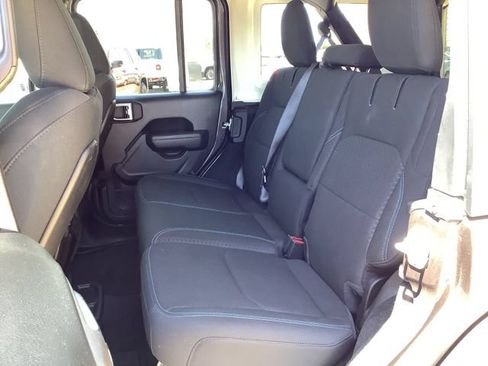 Used 2025 Jeep Wrangler Unlimited Rubicon 4xe w/ Convenience Group AWD/4WD image 24
