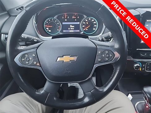 Used 2021 Chevrolet Traverse LT image 13