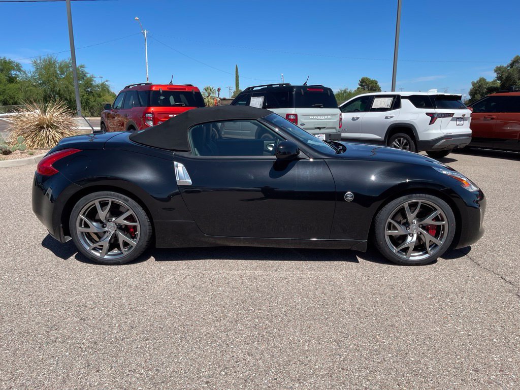 Used 2015 Nissan 370Z Touring Sport RWD image 7