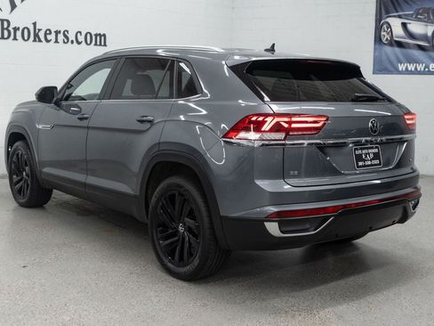 Used 2023 Volkswagen Atlas Cross Sport SE w/ Black Wheel Package AWD/4WD image 6