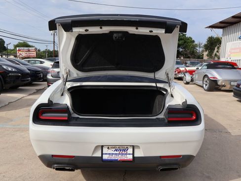 Used 2016 Dodge Challenger SXT RWD image 15