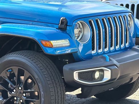 Used 2023 Jeep Wrangler Unlimited Sahara AWD/4WD image 5