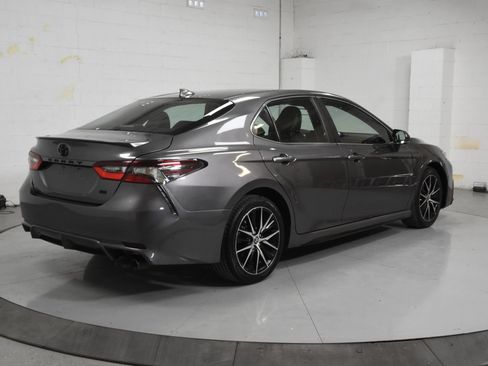 Used 2023 Toyota Camry SE FWD image 2