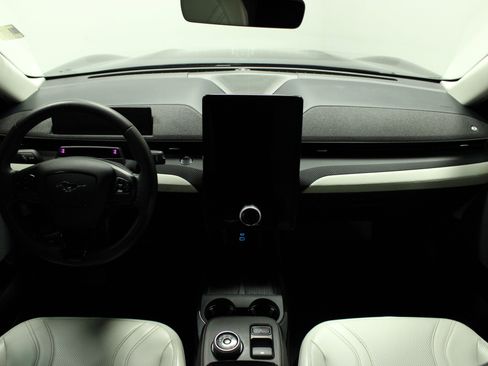 Used 2023 Ford Mustang Mach-E Premium image 19