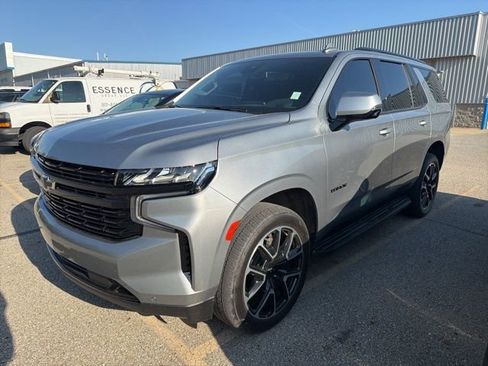 Used 2024 Chevrolet Tahoe RST w/ Luxury Package image 2