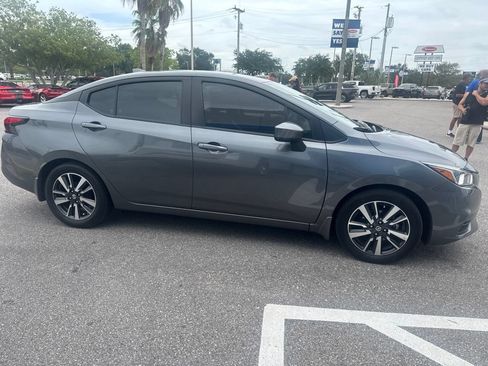 Used 2022 Nissan Versa SV w/ Trunk Package FWD image 4