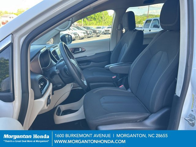 Used 2023 Chrysler Voyager LX FWD image 12