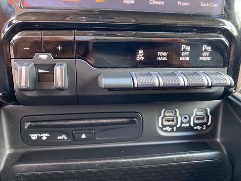 Used 2019 RAM 1500 Laramie AWD/4WD image 15