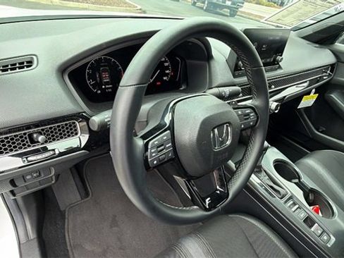 Used 2025 Honda Civic Sport image 31
