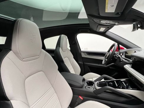 New 2026 Porsche Cayenne Coupe AWD/4WD image 18