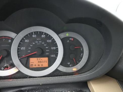 Used 2012 Toyota RAV4 4WD w/ Upgrade Value Pkg image 16