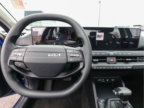 Certified 2025 Kia K4 LXS image 12