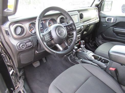 Used 2018 Jeep Wrangler Unlimited Sport S AWD/4WD image 19