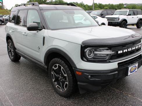 Used 2022 Ford Bronco Sport Outer Banks w/ Tech Package AWD/4WD image 4