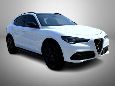 Used 2024 Alfa Romeo Stelvio Veloce AWD/4WD image 3
