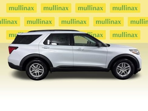 New 2026 Ford Explorer Active w/ Active Comfort Package RWD image 2