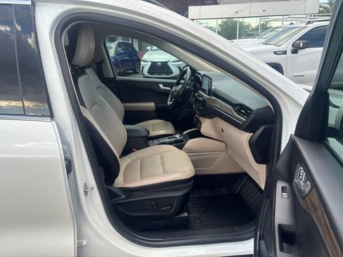 Used 2020 Ford Escape Titanium AWD/4WD image 39