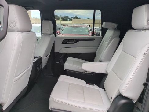 Used 2025 Chevrolet Suburban Premier AWD/4WD image 13