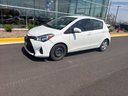 Used 2017 Toyota Yaris L image 3