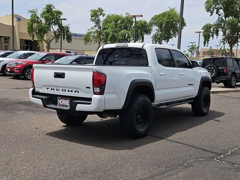 Used 2017 Toyota Tacoma TRD Off-Road w/ Tow Package (A/T) AWD/4WD image 5