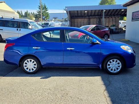 Used 2014 Nissan Versa SV FWD image 8