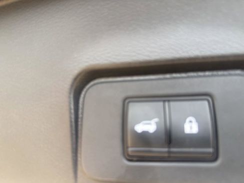 Used 2023 Nissan Rogue SV w/ SV Premium B Package FWD image 33