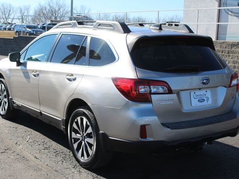 Used 2016 Subaru Outback 2.5i Limited w/ Popular Package #4 image 5