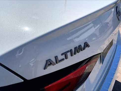 Used 2023 Nissan Altima 2.5 SV FWD image 30