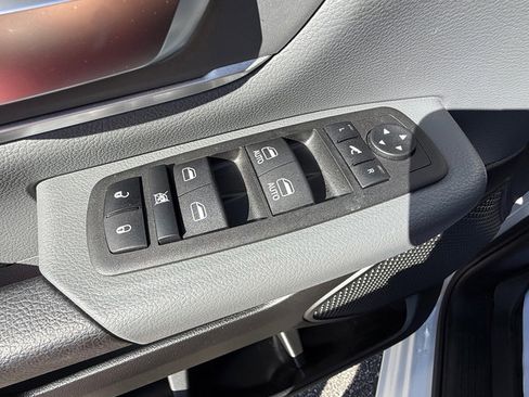 Used 2023 RAM 1500 Big Horn image 13