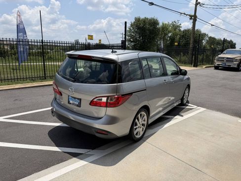 Used 2012 MAZDA MAZDA5 Touring w/ Moonroof & Audio Pkg FWD image 6