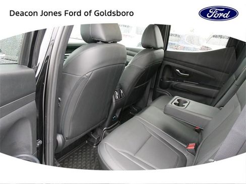 Used 2025 Hyundai Santa Cruz SEL image 13