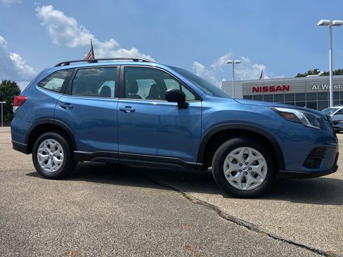 Used 2023 Subaru Forester AWD/4WD image 1