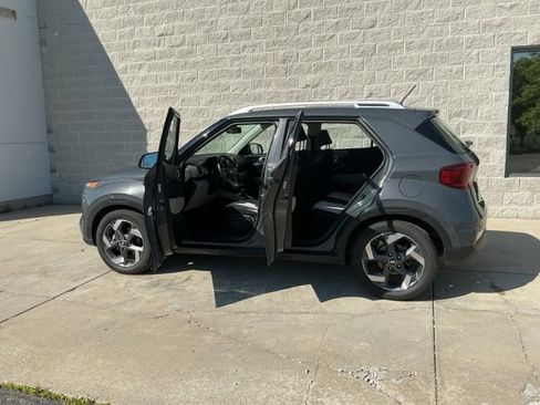Certified 2024 Hyundai Venue SEL FWD image 14