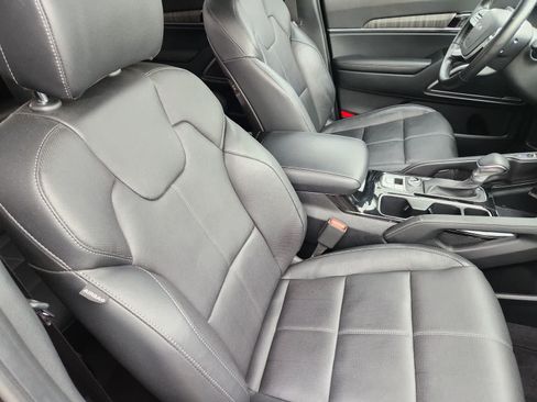 Certified 2025 Kia Telluride EX w/ EX Captain's Chair Package AWD/4WD image 12