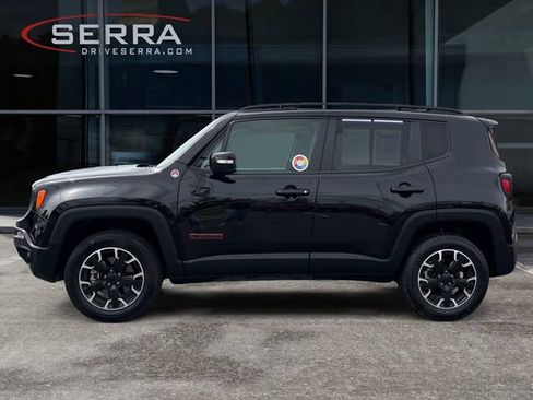 Used 2023 Jeep Renegade Trailhawk AWD/4WD image 2