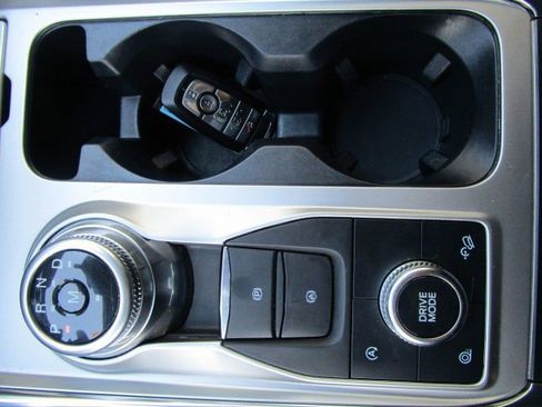 Used 2020 Ford Explorer XLT w/ Equipment Group 202A image 16