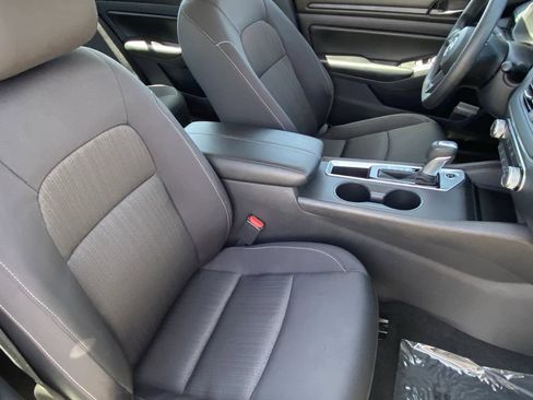 Used 2025 Nissan Altima 2.5 S FWD image 15