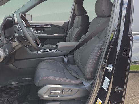 New 2026 Honda Pilot Sport image 9