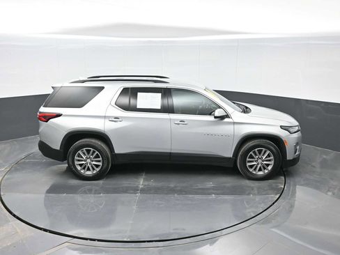 Used 2022 Chevrolet Traverse LT image 29