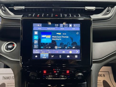 Used 2024 Jeep Grand Cherokee L Altitude AWD/4WD image 17